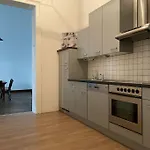 Geraeumige Altbauwohnung Im Zentrum Appartement *