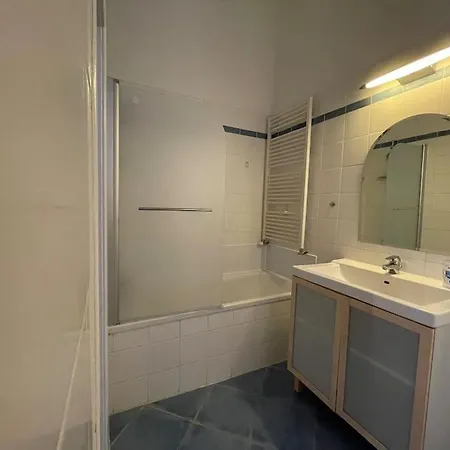 Geraeumige Altbauwohnung Im Zentrum Грац