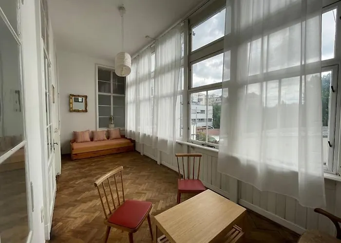 דירה Geraeumige Altbauwohnung Im Zentrum *