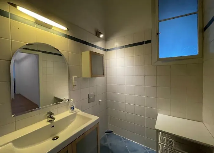 דירה Geraeumige Altbauwohnung Im Zentrum *