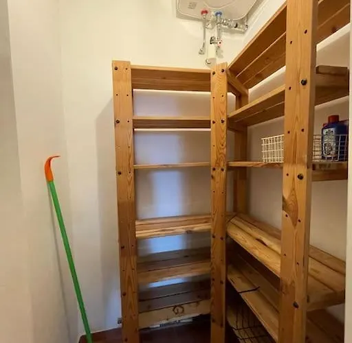 Geraeumige Altbauwohnung Im Zentrum דירה *