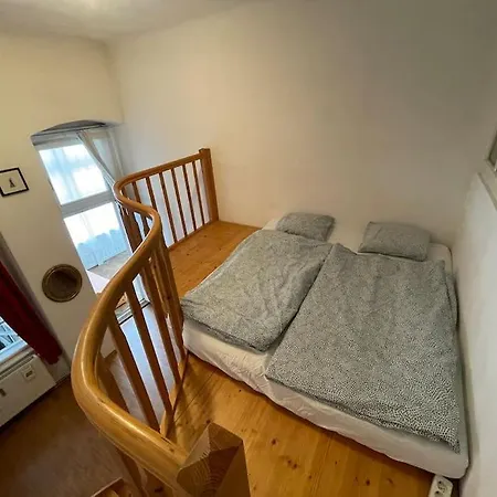 Geraeumige Altbauwohnung Im Zentrum Apartman *