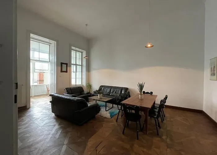 Geraeumige Altbauwohnung Im Zentrum * 그라츠