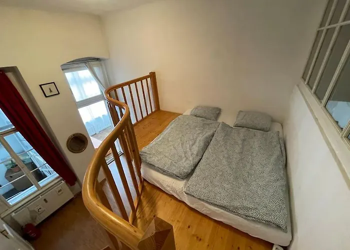 Geraeumige Altbauwohnung Im Zentrum 아파트 *