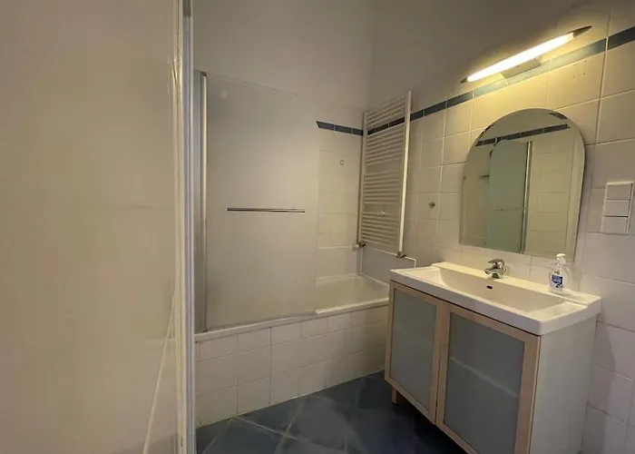 Geraeumige Altbauwohnung Im Zentrum Грац